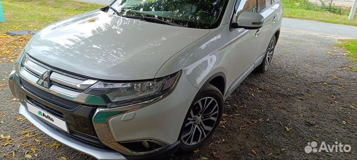 Mitsubishi Outlander, 2015