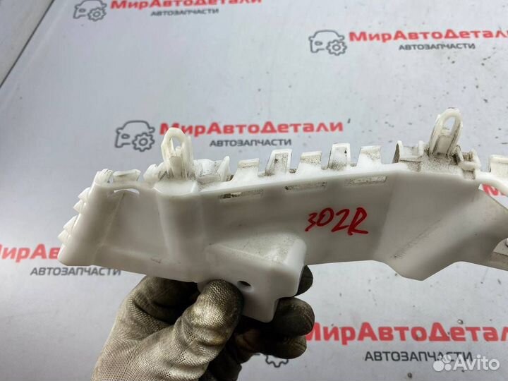 Кронштейн крепления бампера переднего Buick