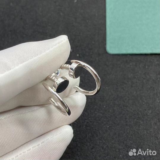 Серьги Cartier из белого золота