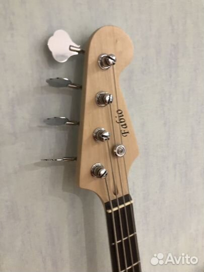 Бас гитара fabio