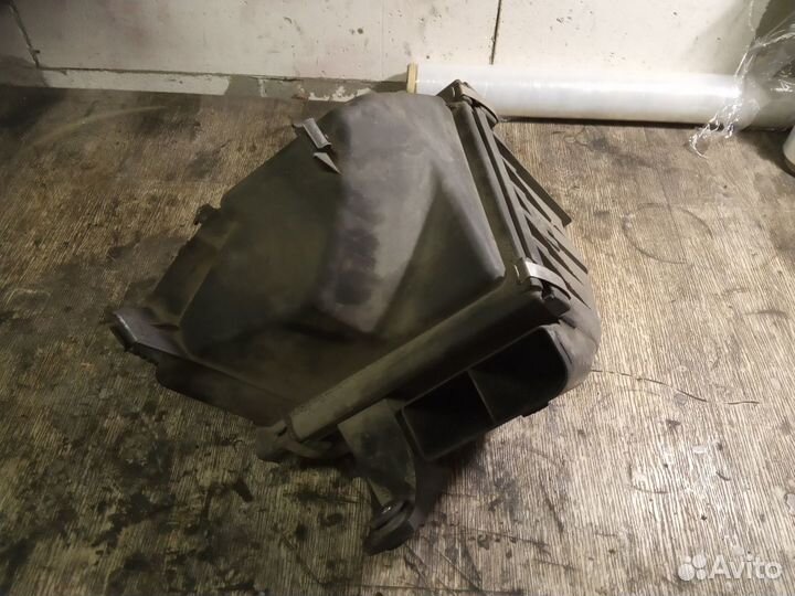 Корпус воздушного фильтра 2.5 tdi Audi A6 C5