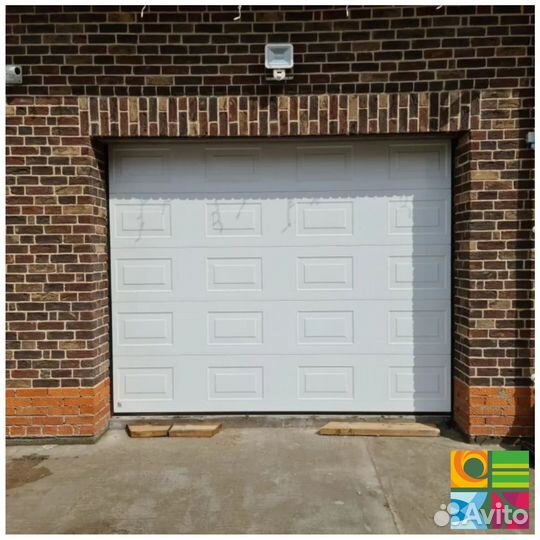 Секционные ворота alutech