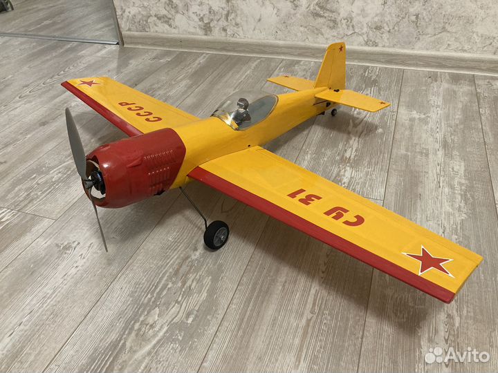 Радиоуправляемый самолет