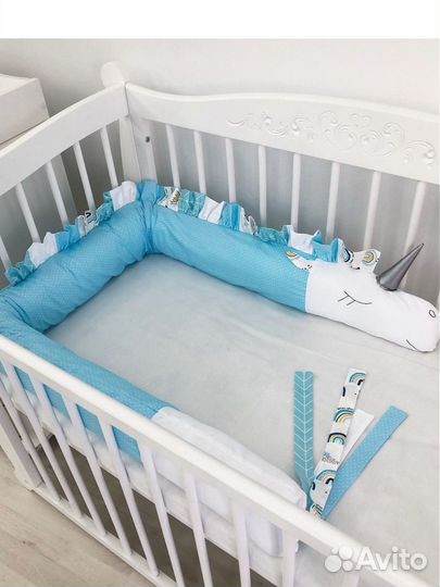 Бортик валик в детскую кроватку