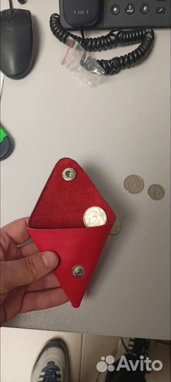 Монетницы и брелки из кожи