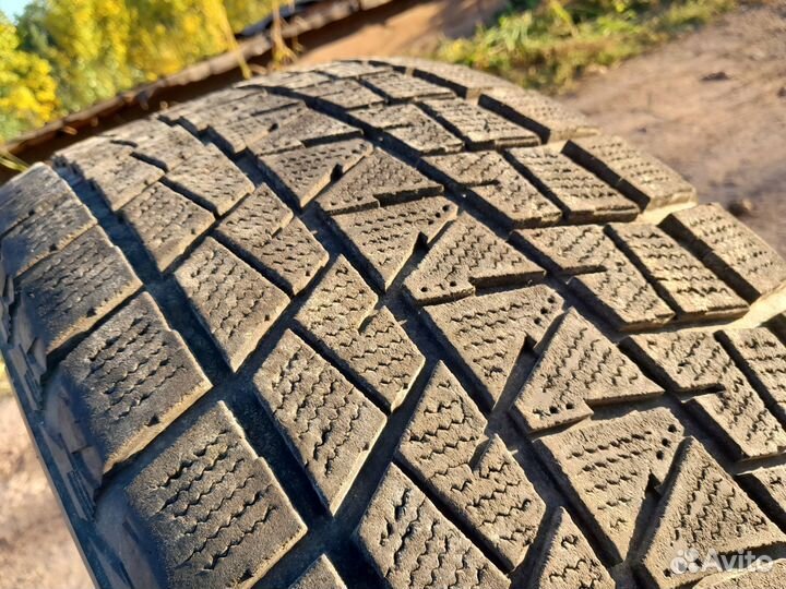 Bridgestone Blizzak DM-V1 285/60 R18