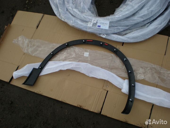 Молдинг крыла пер левый Тайвань Nissan Qashqai J10