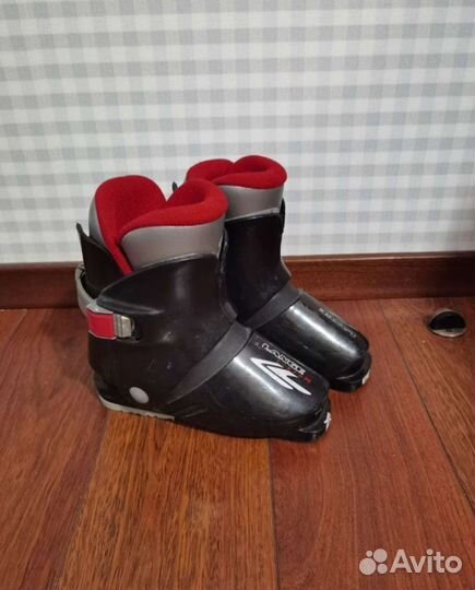 Горнолыжные ботинки детские