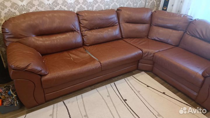 Кожаный угловой диван бу