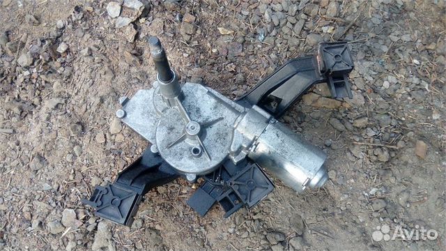 Моторчик заднего дворника на Пежо 207 2008 года