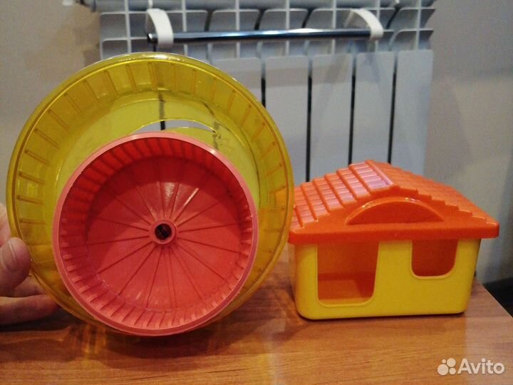 Колесо и домик для хомяка