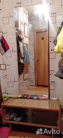 Трюмо с зеркалом