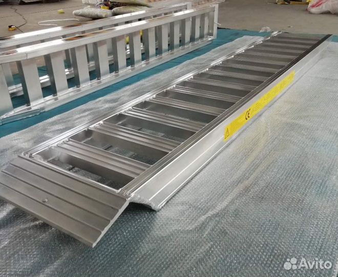 Сходни алюминиевые для спецтехники 2,5х0,4х2000кг