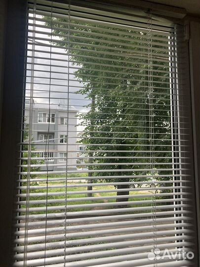 Жалюзи горизонтальные бу