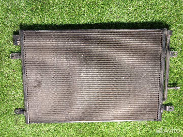 Радиатор кондиционера Audi A4 B7 8ED 8K2 8E0260401