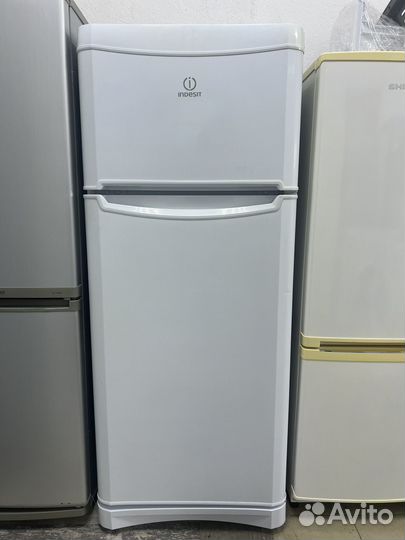 Холодильник indesit