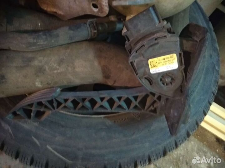 Педаль газа