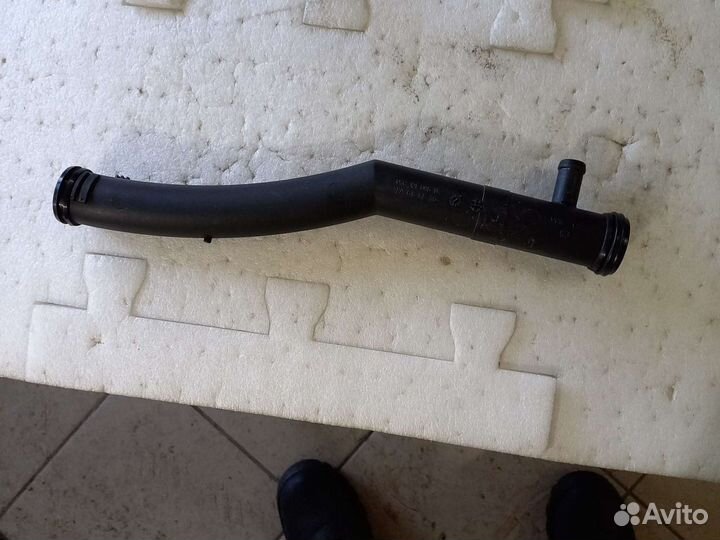 Патрубок системы охлождения Volkswagen Polo