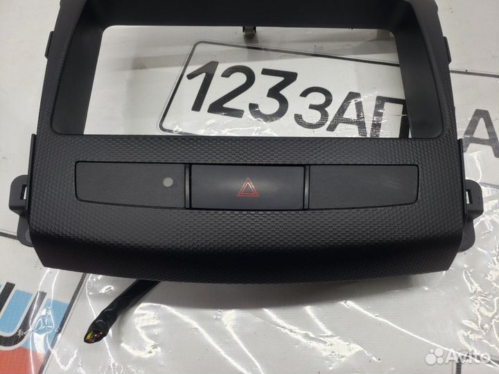 Рамка магнитолы Mitsubishi Outlander CW5W 4B12