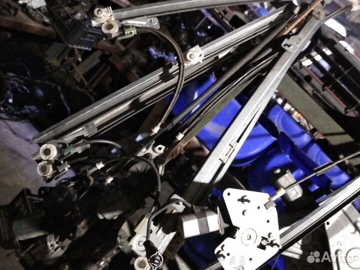 Электрический стеклоподъëмник peugeot Эксперт