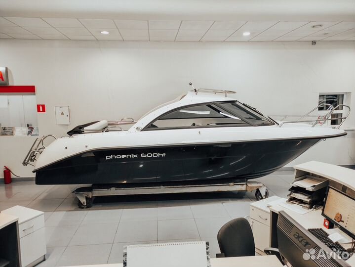 Прогулочный катер Phoenix 600 HardTop