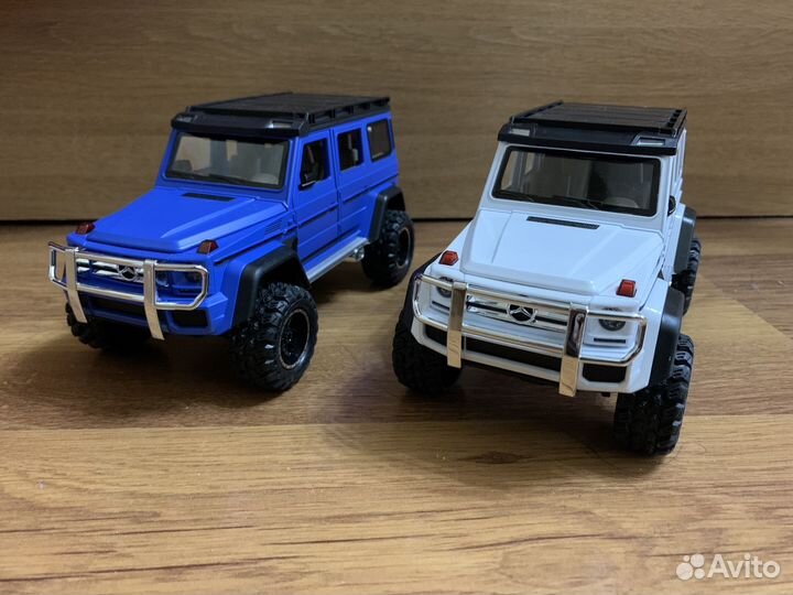 Машинка Мерс Гелик с выхлопом