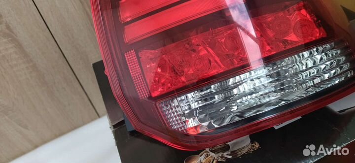 Фонарь задний правый Stanley w2869 для mitsubishi