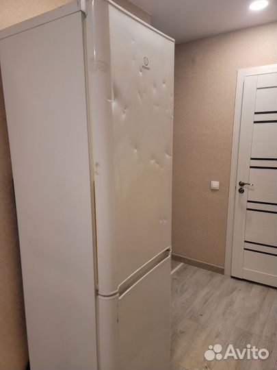 Холодильник indesit ib201