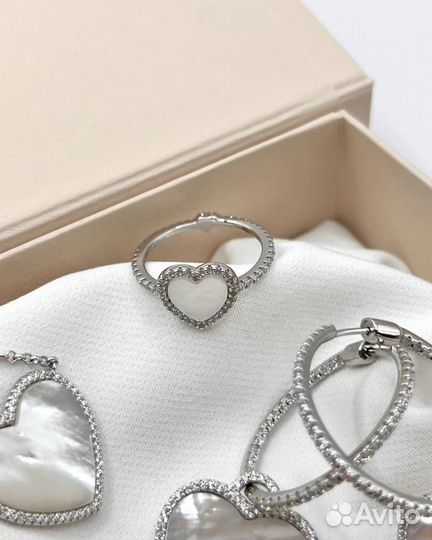 Серьги и кольцо apm Monaco