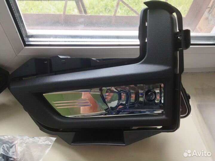 Продам передние противотуманные фары на X-trail