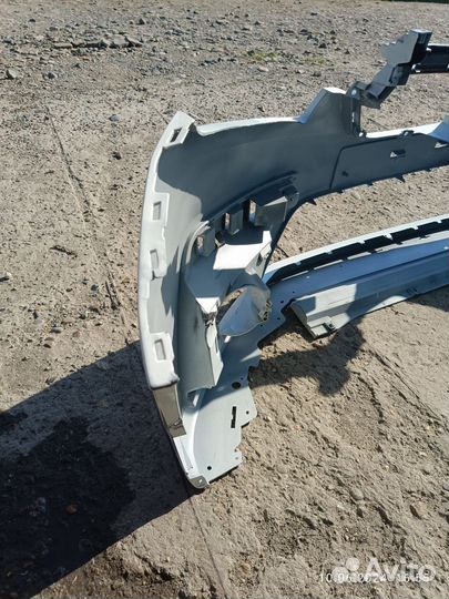 Передний бампер