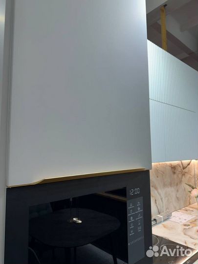 Кухня в потолок