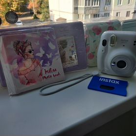 Instax mini с новыми чехлом и альбомом