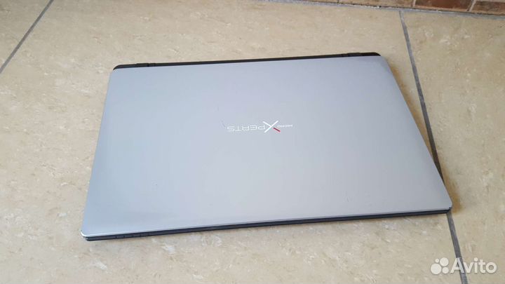 Ноутбук DNS i3