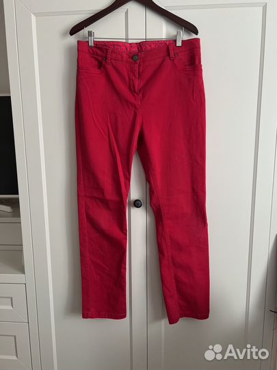 Продаю джинсовые брюки красного цвета