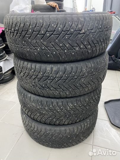 Nokian Tyres Hakkapeliitta 8 SUV 235/60 R18