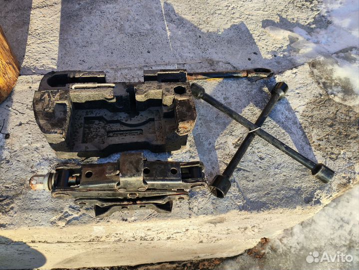 Домкрат Рено Сценик рестайлинг 2002г.в