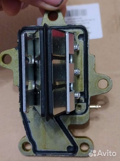 Клапан на лодочный мотор Ямаха 1563W-13610-00