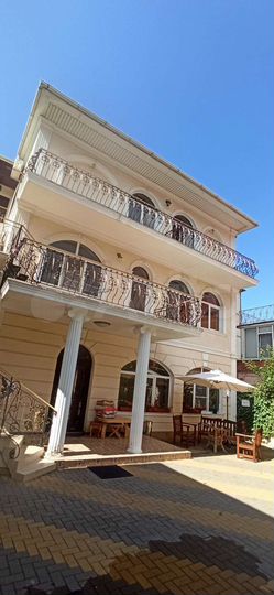 2-к. квартира, 52 м², 3/3 эт.