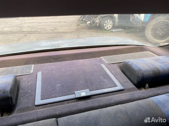 Задняя полка Mercedes W202