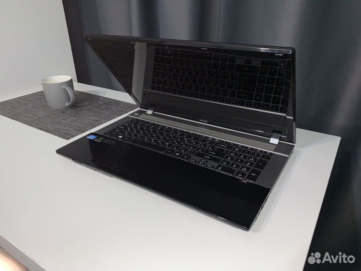Большой игровой Acer 17 i5 8gb ssd512gb GT650m 2gb