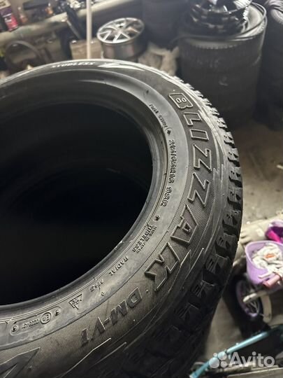 Bridgestone Blizzak DM-V1 215/65 R16 23J