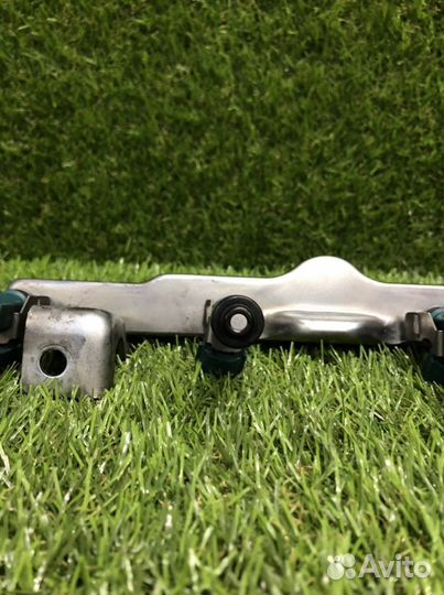 Топливная рампа с форсунками Mazda3 1.6 Z6