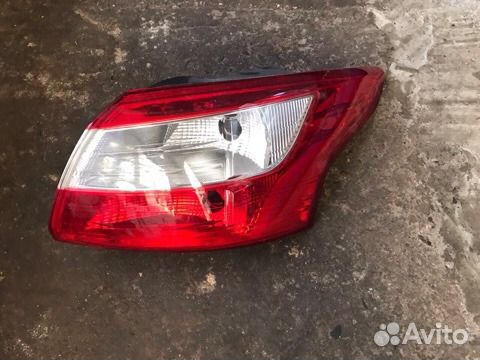 Фонарь задний правый в крыло Форд Фокус 3 седан