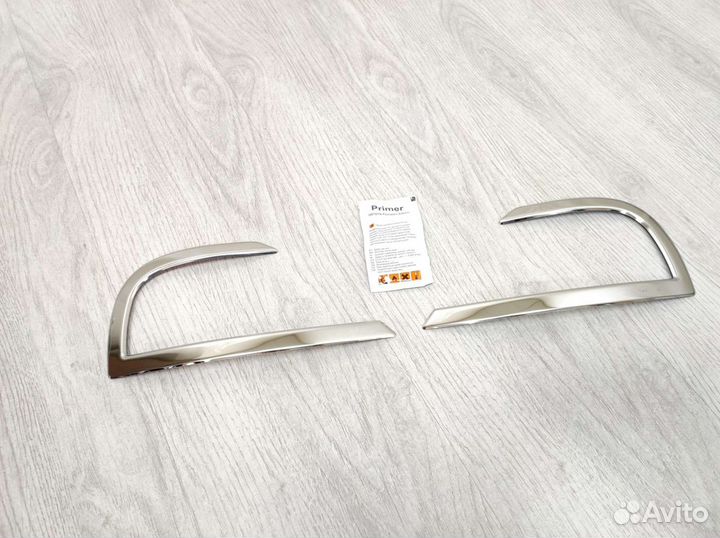 Накладки на противотуманные фары Renault Duster