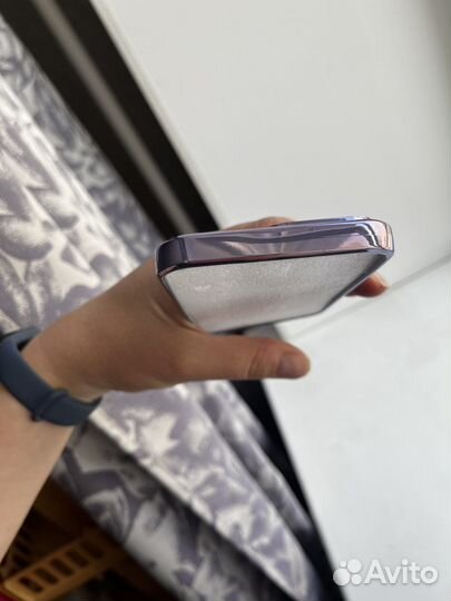 Чехол на iPhone 13 pro новый