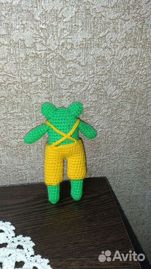 Игрушка лягушка