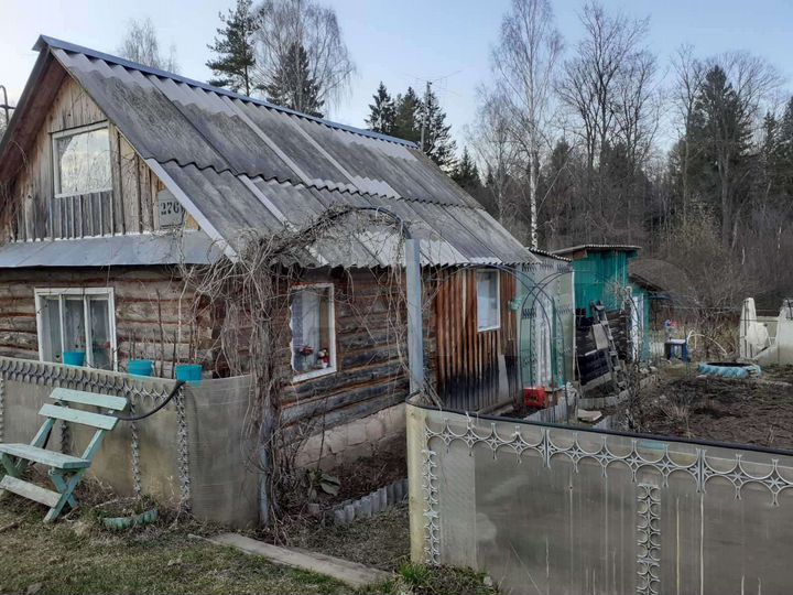 Дача 15 м² на участке 6 сот.