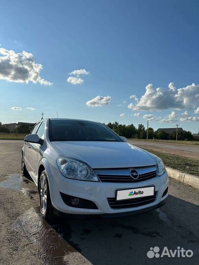 Opel Astra 1.6 МТ, 2011, 160 000 км