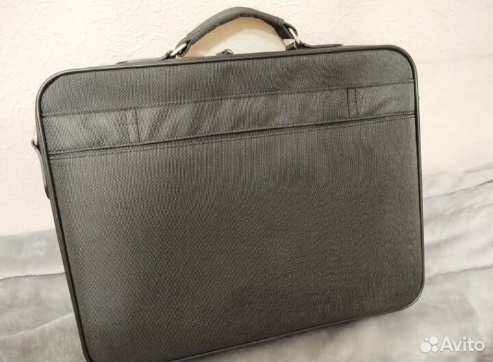 Портфель для ноутбука